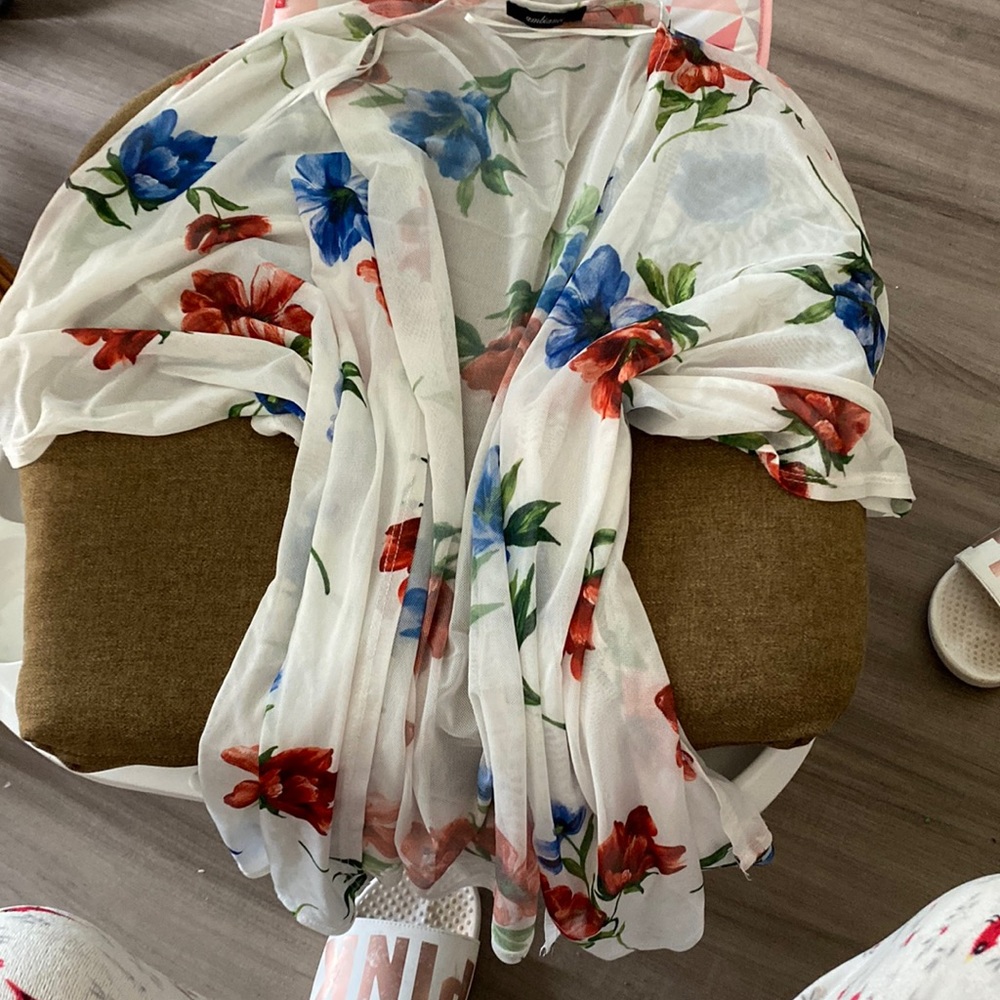 Super cozy mesh cardigan with blue and red flower print